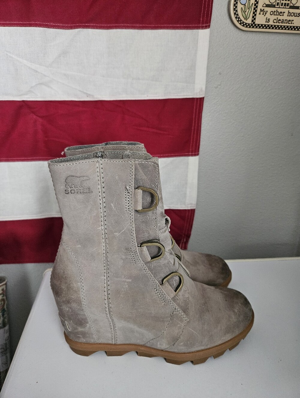 Sorel Joan of arc 7.5 Tan Beige Wedge Booties